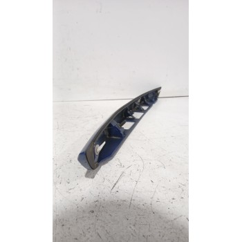 Recambio de moldura para toyota yaris (_p13_) 1.5 (nsp131_) referencia OEM IAM 768010D55  