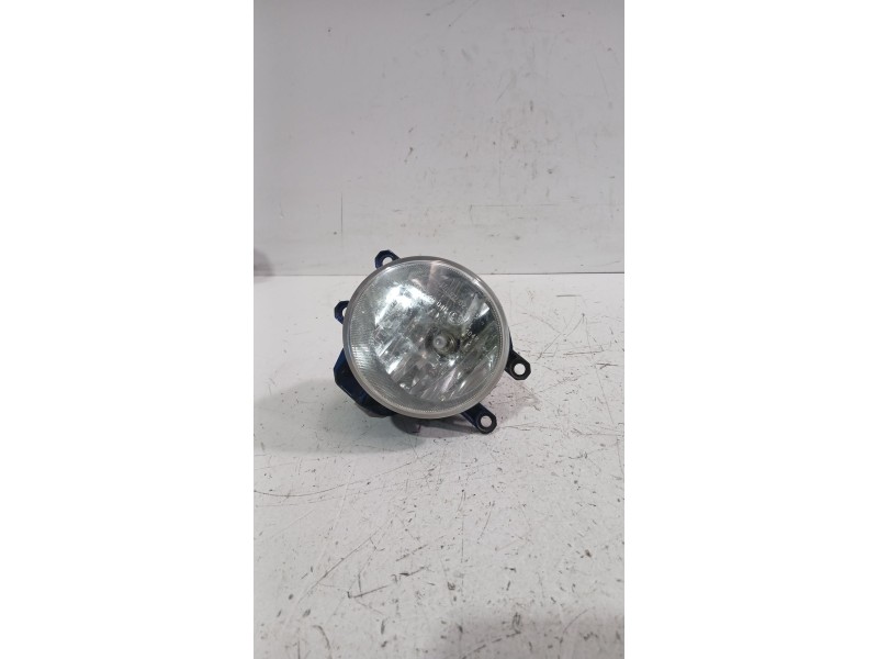 Recambio de faro antiniebla izquierdo para toyota yaris (_p13_) 1.5 (nsp131_) referencia OEM IAM 8122002110  
