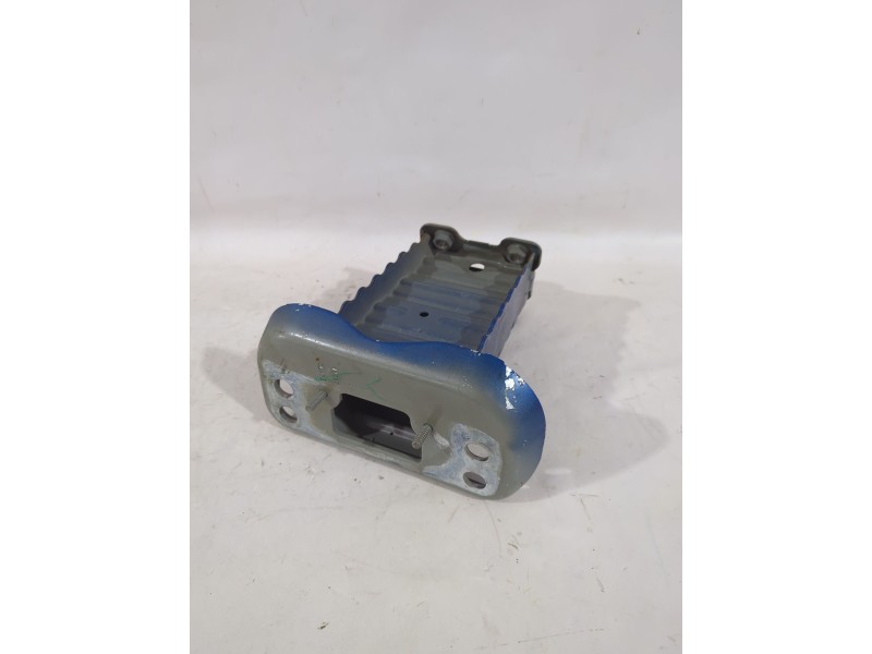 Recambio de puntera paragolpes delantera izquierda para toyota yaris (_p13_) 1.5 (nsp131_) referencia OEM IAM 9551G073  