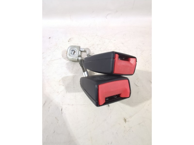 Recambio de enganche cinturon central para volkswagen golf vi variant (aj5) 1.6 tdi referencia OEM IAM 1K0857739MQVZ  