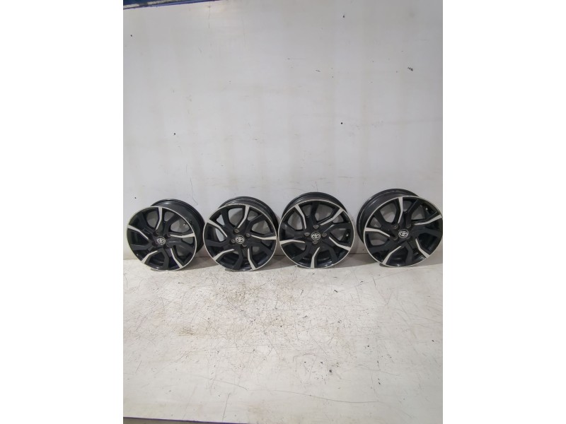 Recambio de juego llantas para toyota yaris (_p13_) 1.5 (nsp131_) referencia OEM IAM 426110DC80  