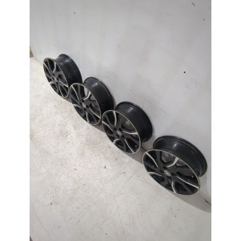 Recambio de juego llantas para toyota yaris (_p13_) 1.5 (nsp131_) referencia OEM IAM 426110DC80  