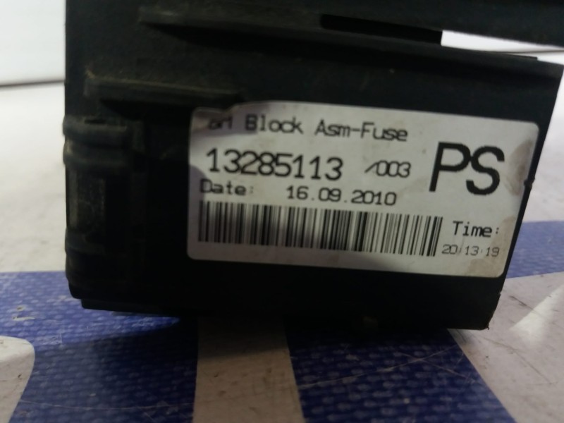 Recambio de caja reles / fusibles para opel insignia sports tourer 2.0 cdti cat referencia OEM IAM 13285113  