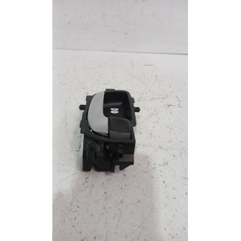 Recambio de maneta interior delantera derecha para toyota yaris (_p13_) 1.5 (nsp131_) referencia OEM IAM 692050D201  