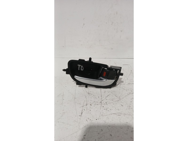Recambio de maneta interior trasera derecha para toyota yaris (_p13_) 1.5 (nsp131_) referencia OEM IAM 692050D201  
