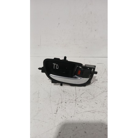 Recambio de maneta interior trasera derecha para toyota yaris (_p13_) 1.5 (nsp131_) referencia OEM IAM 692050D201  