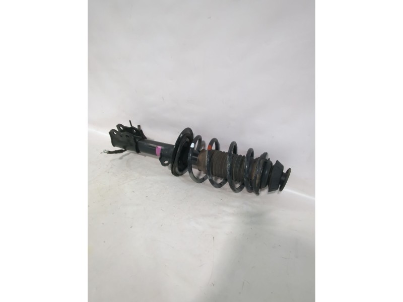 Recambio de amortiguador delantero derecho para toyota yaris (_p13_) 1.5 (nsp131_) referencia OEM IAM 485100DA21  