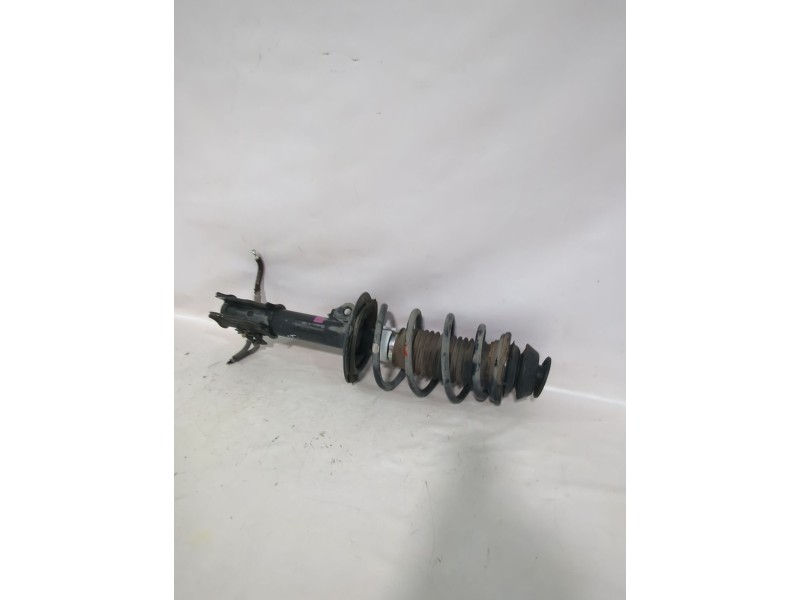 Recambio de amortiguador delantero izquierdo para toyota yaris (_p13_) 1.5 (nsp131_) referencia OEM IAM 485200D331  