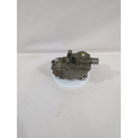 Recambio de compresor aire acondicionado para toyota yaris (_p13_) 1.5 (nsp131_) referencia OEM IAM 0422001350  