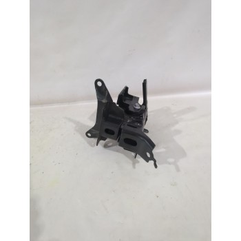 Recambio de soporte cambio izquierdo para toyota yaris (_p13_) 1.5 (nsp131_) referencia OEM IAM 123720M120  