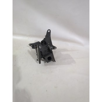 Recambio de soporte cambio izquierdo para toyota yaris (_p13_) 1.5 (nsp131_) referencia OEM IAM 123720M120  