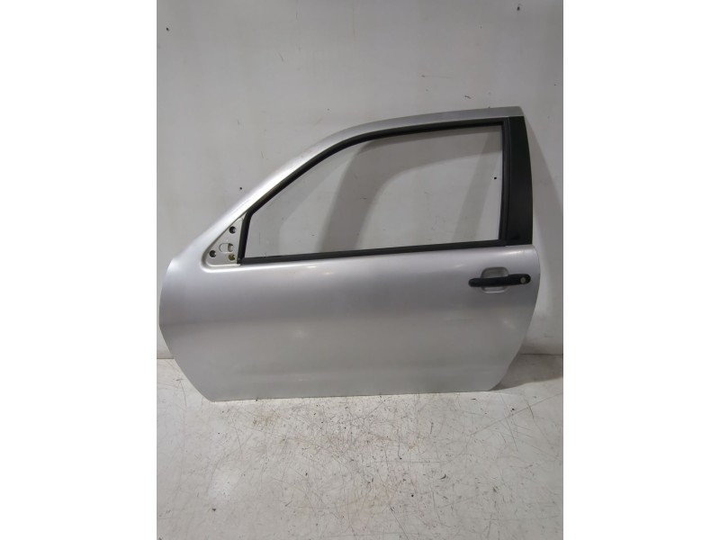 Recambio de puerta delantera izquierda para seat ibiza ii (6k1) 1.4 i referencia OEM IAM 6K3831051C  