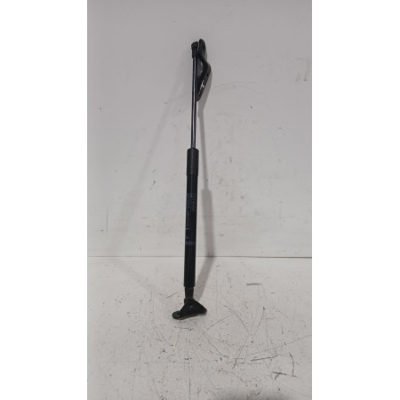 Recambio de amortiguadores maletero / porton para toyota yaris (_p13_) 1.5 (nsp131_) referencia OEM IAM 3998550405N  