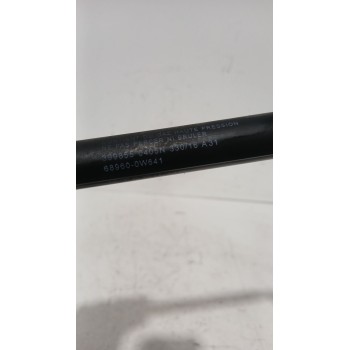 Recambio de amortiguadores maletero / porton para toyota yaris (_p13_) 1.5 (nsp131_) referencia OEM IAM 3998550405N  