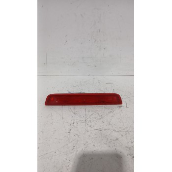 Recambio de piloto trasero central para toyota yaris (_p13_) 1.5 (nsp131_) referencia OEM IAM 815700D152  