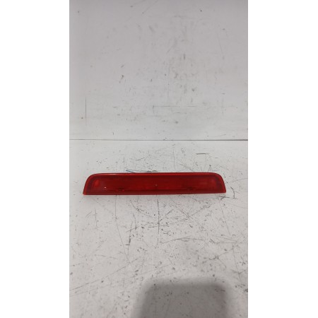 Recambio de piloto trasero central para toyota yaris (_p13_) 1.5 (nsp131_) referencia OEM IAM 815700D152  