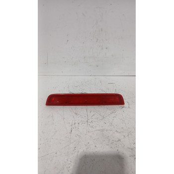 Recambio de piloto trasero central para toyota yaris (_p13_) 1.5 (nsp131_) referencia OEM IAM 815700D152  