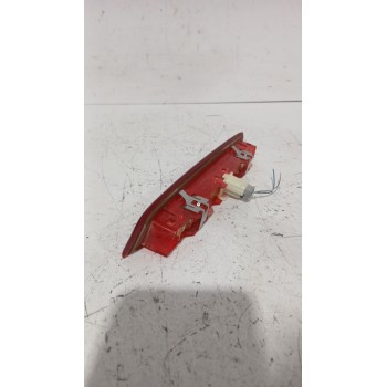 Recambio de piloto trasero central para toyota yaris (_p13_) 1.5 (nsp131_) referencia OEM IAM 815700D152  