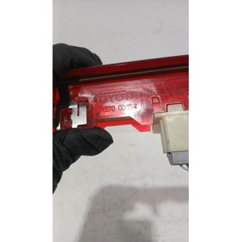 Recambio de piloto trasero central para toyota yaris (_p13_) 1.5 (nsp131_) referencia OEM IAM 815700D152  