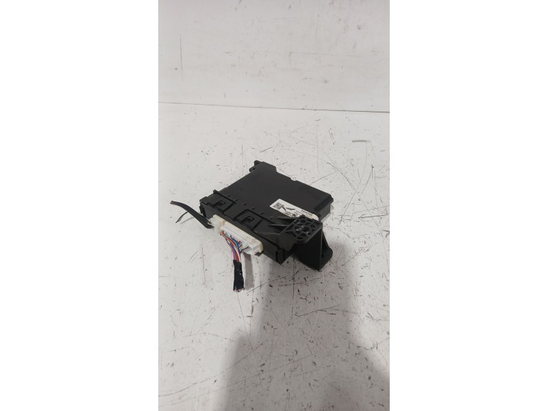 Recambio de modulo electronico para toyota yaris (_p13_) 1.5 (nsp131_) referencia OEM IAM 88650-0D740  