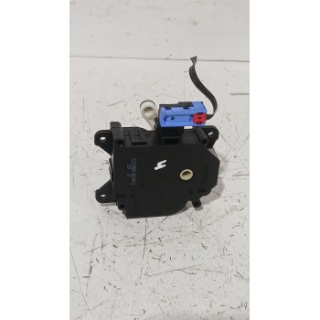 Recambio de motor apertura trampilla para toyota yaris (_p13_) 1.5 (nsp131_) referencia OEM IAM CZ1138002810  