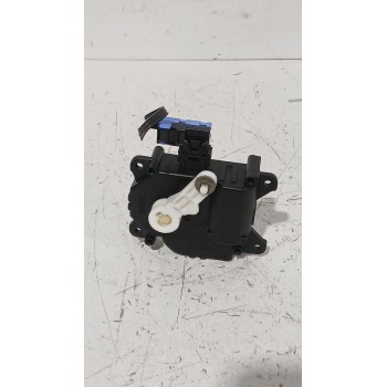 Recambio de motor apertura trampilla para toyota yaris (_p13_) 1.5 (nsp131_) referencia OEM IAM CZ1138002810  