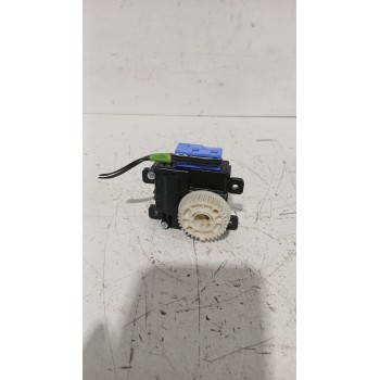 Recambio de motor apertura trampilla para toyota yaris (_p13_) 1.5 (nsp131_) referencia OEM IAM 0638001981  