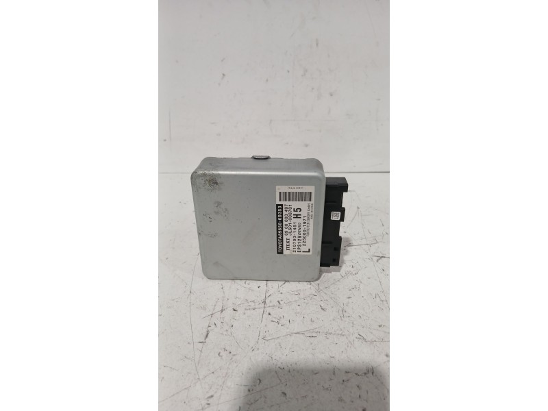 Recambio de modulo electronico para toyota yaris (_p13_) 1.5 (nsp131_) referencia OEM IAM 2107001481  