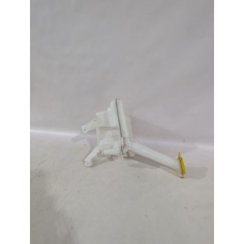 Recambio de deposito limpia para toyota yaris (_p13_) 1.5 (nsp131_) referencia OEM IAM 853150D170  