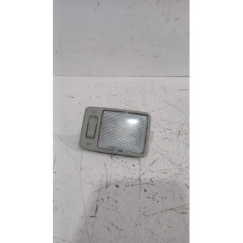 Recambio de luz interior para toyota yaris (_p13_) 1.5 (nsp131_) referencia OEM IAM 8134002030B0  