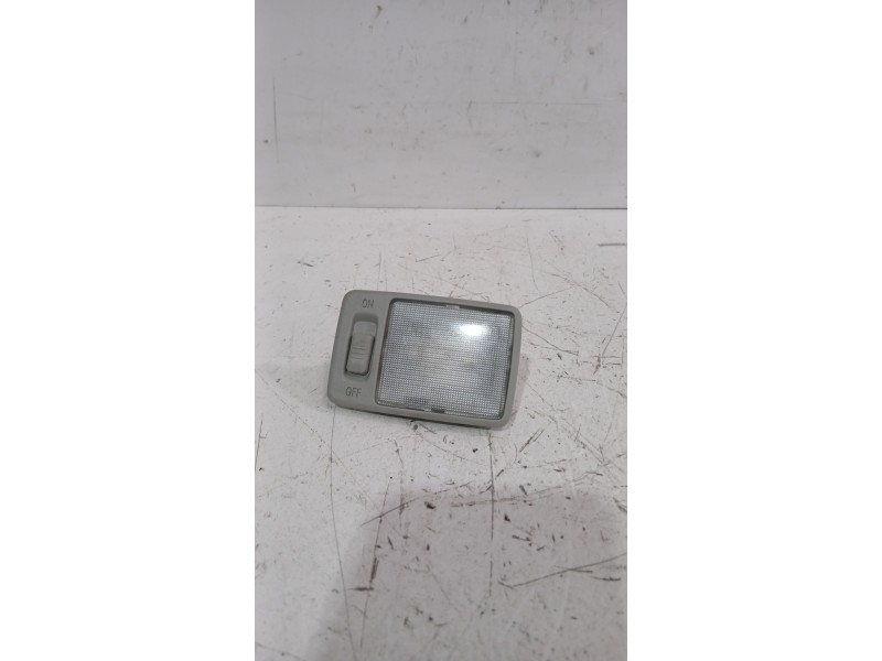 Recambio de luz interior para toyota yaris (_p13_) 1.5 (nsp131_) referencia OEM IAM 8134002030B0  