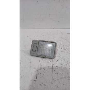 Recambio de luz interior para toyota yaris (_p13_) 1.5 (nsp131_) referencia OEM IAM 8134002030B0  