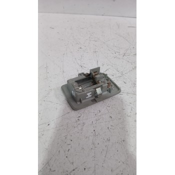 Recambio de luz interior para toyota yaris (_p13_) 1.5 (nsp131_) referencia OEM IAM 8134002030B0  