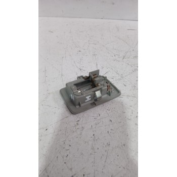 Recambio de luz interior para toyota yaris (_p13_) 1.5 (nsp131_) referencia OEM IAM 8134002030B0  