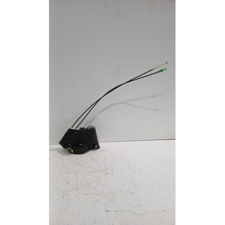 Recambio de cerradura puerta delantera izquierda para toyota yaris (_p13_) 1.5 (nsp131_) referencia OEM IAM 690400D520  