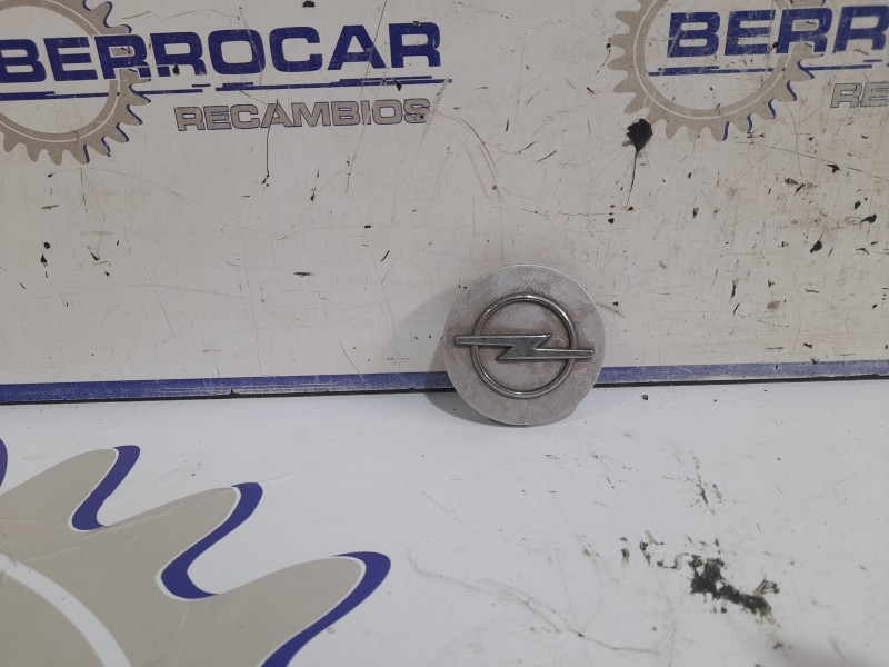 Recambio de tapa buje para opel corsa d referencia OEM IAM 13117069MJ  
