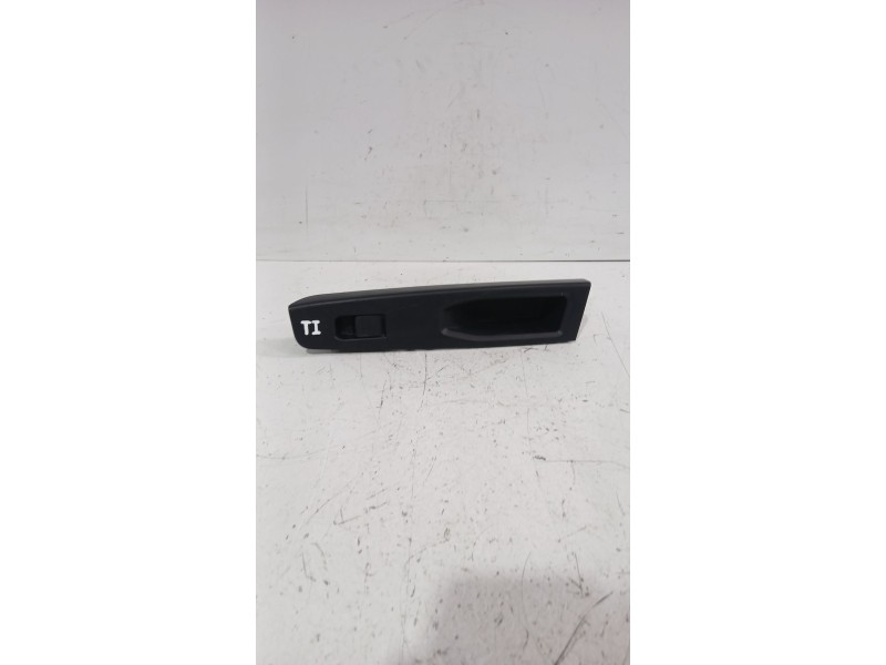 Recambio de mando elevalunas trasero izquierdo para toyota yaris (_p13_) 1.5 (nsp131_) referencia OEM IAM 848100D030  