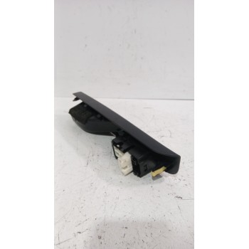 Recambio de mando elevalunas trasero izquierdo para toyota yaris (_p13_) 1.5 (nsp131_) referencia OEM IAM 848100D030  