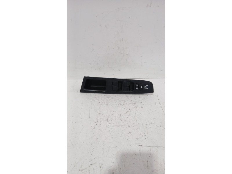 Recambio de mando elevalunas delantero izquierdo para toyota yaris (_p13_) 1.5 (nsp131_) referencia OEM IAM 848100D030  