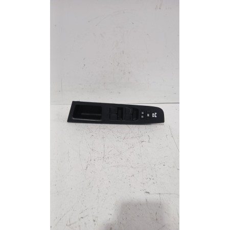 Recambio de mando elevalunas delantero izquierdo para toyota yaris (_p13_) 1.5 (nsp131_) referencia OEM IAM 848100D030  