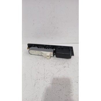 Recambio de mando elevalunas delantero izquierdo para toyota yaris (_p13_) 1.5 (nsp131_) referencia OEM IAM 848100D030  