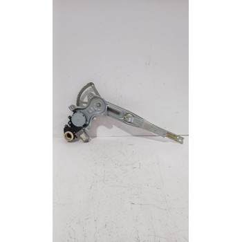 Recambio de elevalunas delantero izquierdo para toyota yaris (_p13_) 1.5 (nsp131_) referencia OEM IAM 698200D440  
