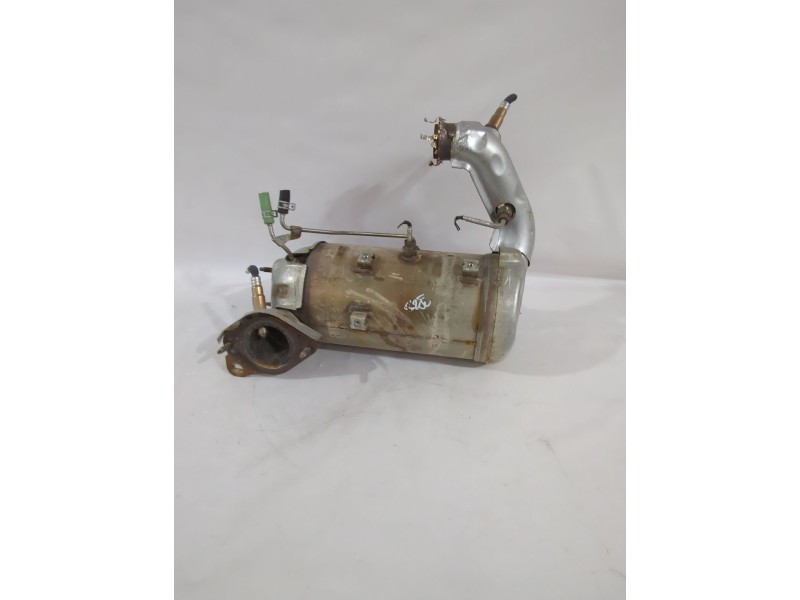 Recambio de catalizador para dacia sandero laureate referencia OEM IAM 208A03317R  