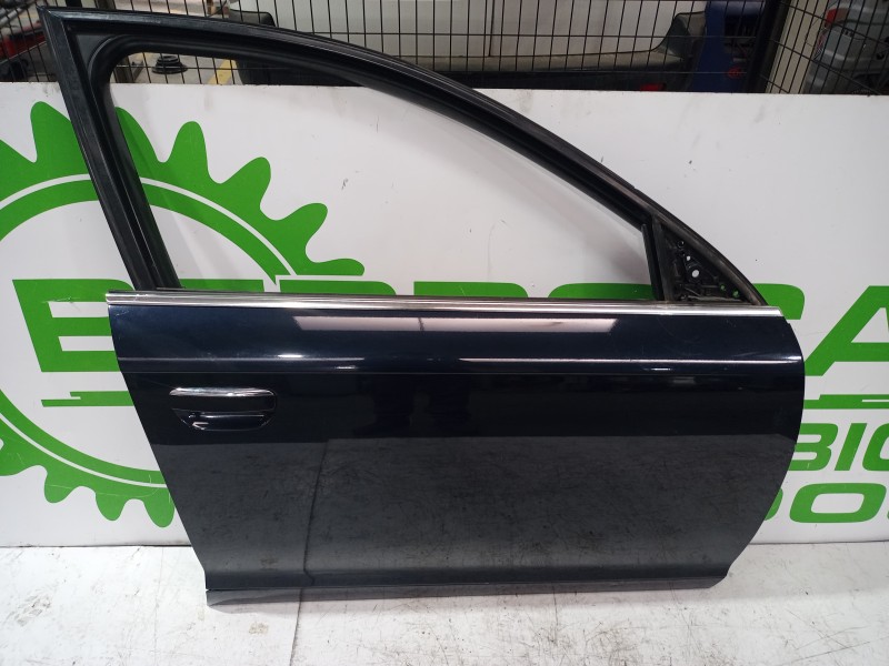 Recambio de puerta delantera derecha para audi a6 berlina (4f2) 2.4 referencia OEM IAM 4F0831052D  