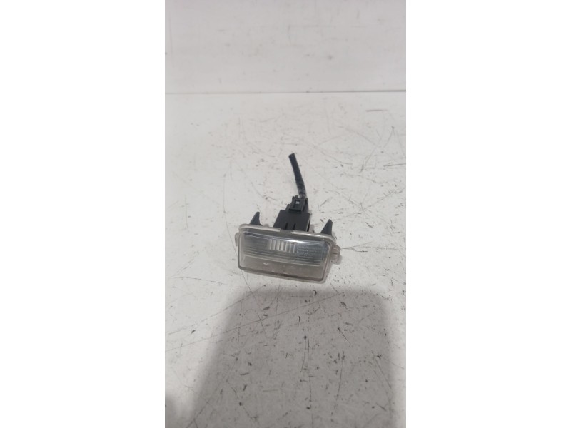 Recambio de piloto matricula para toyota yaris (_p13_) 1.5 (nsp131_) referencia OEM IAM 812700D120  