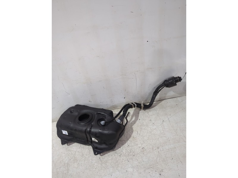 Recambio de deposito combustible para toyota yaris (_p13_) 1.5 (nsp131_) referencia OEM IAM 770010D480  