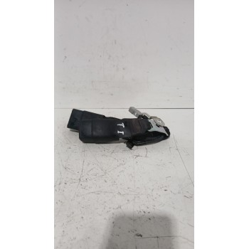 Recambio de enganche cinturon trasero izquierdo para toyota yaris (_p13_) 1.5 (nsp131_) referencia OEM IAM 734800D130C1  