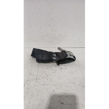 Recambio de enganche cinturon trasero izquierdo para toyota yaris (_p13_) 1.5 (nsp131_) referencia OEM IAM 734800D130C1  