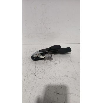 Recambio de enganche cinturon trasero izquierdo para toyota yaris (_p13_) 1.5 (nsp131_) referencia OEM IAM 734800D130C1  
