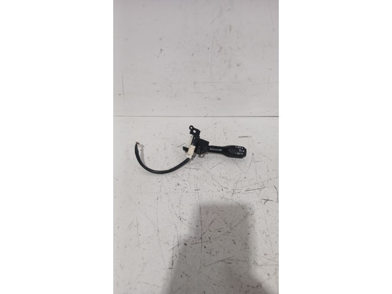 Recambio de mando multifuncion para toyota yaris (_p13_) 1.5 (nsp131_) referencia OEM IAM 18A174  